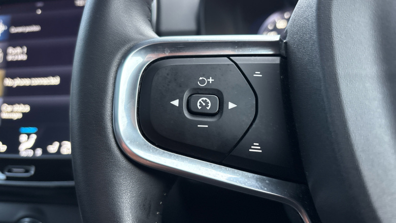 Volvo Xc40 2.0 B4P Inscription Pro 5dr Auto Petrol Estate